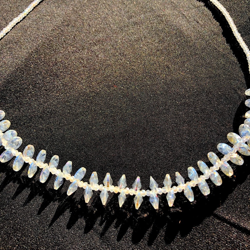 Beautiful crystal necklace with hook & eye clasp